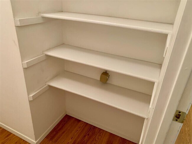 Building Photo - 22 N Wavy Oak Cir