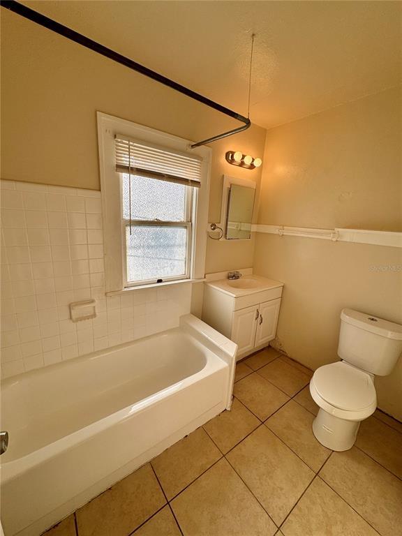 Building Photo - 610 1/2 14th St N