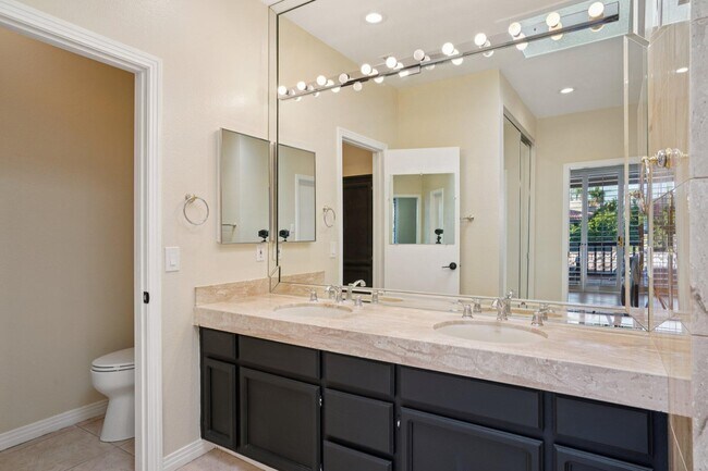 Building Photo - 29 Lakeshore Dr