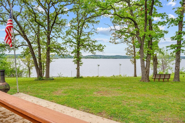 Building Photo - 471 Parkside Dr