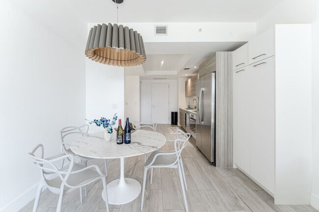 Building Photo - 101 NE 34th St