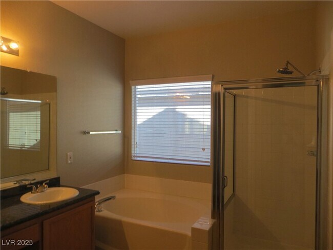 Building Photo - 3011 Mastercraft Ave