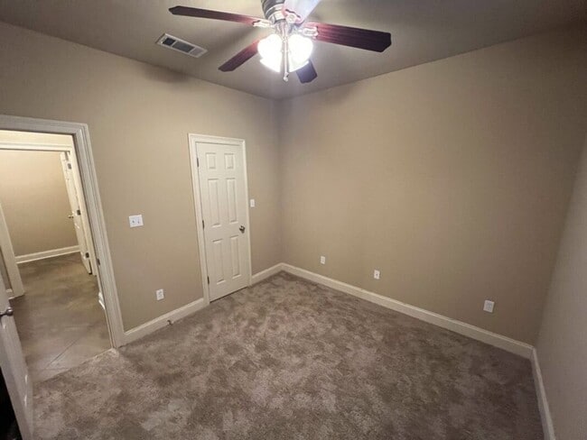Building Photo - 2568 Middletowne Dr