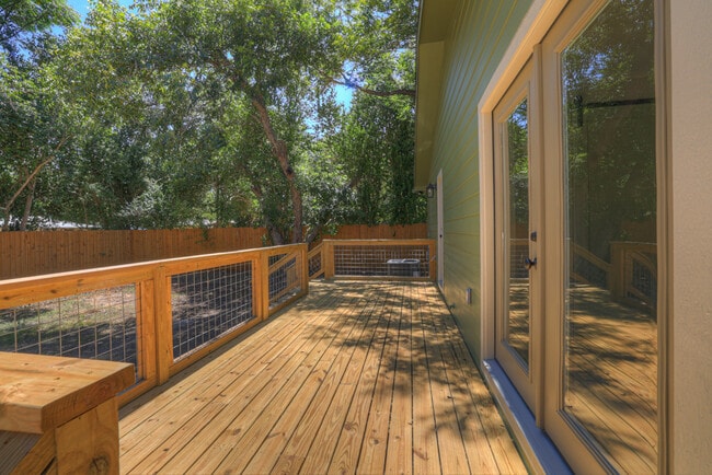 Building Photo - 1017 W Martin Luther King Dr