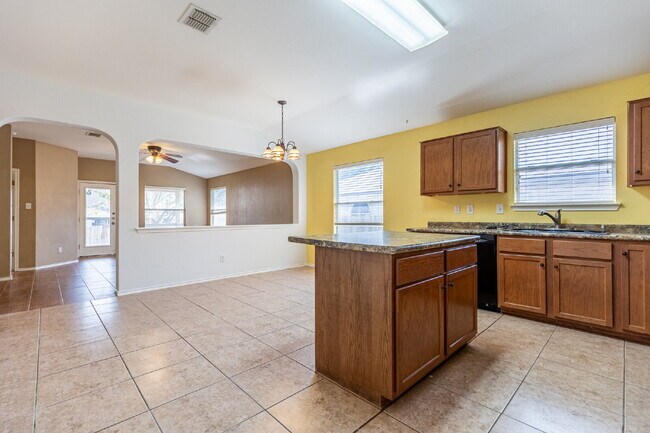 Building Photo - 8914 Walnut Springs