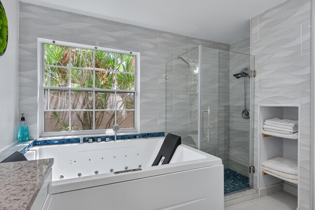 Building Photo - 348 Eagleton Golf Dr