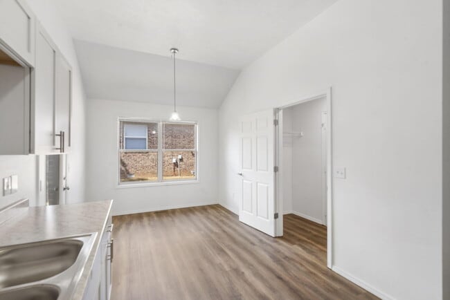 Building Photo - 3907 N 15th St