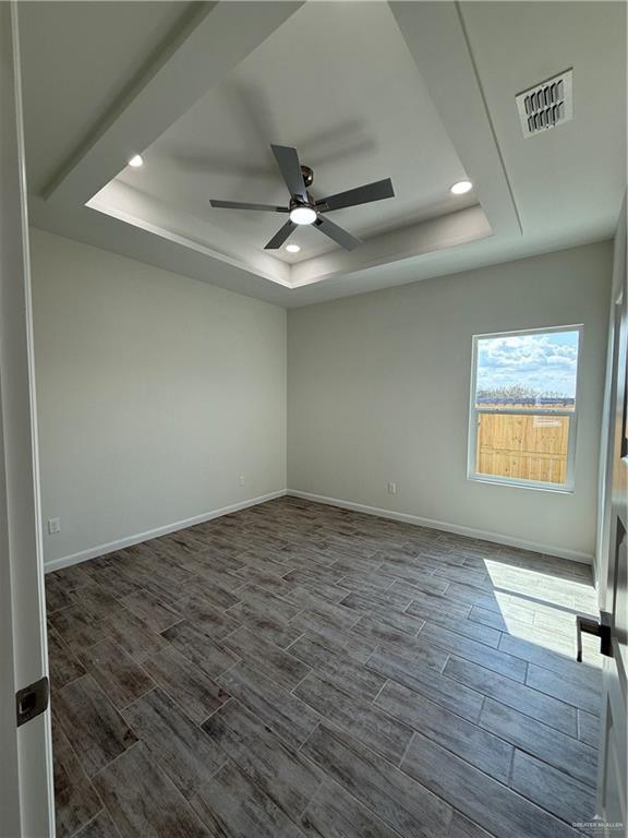 Building Photo - 11 N 56th Ln