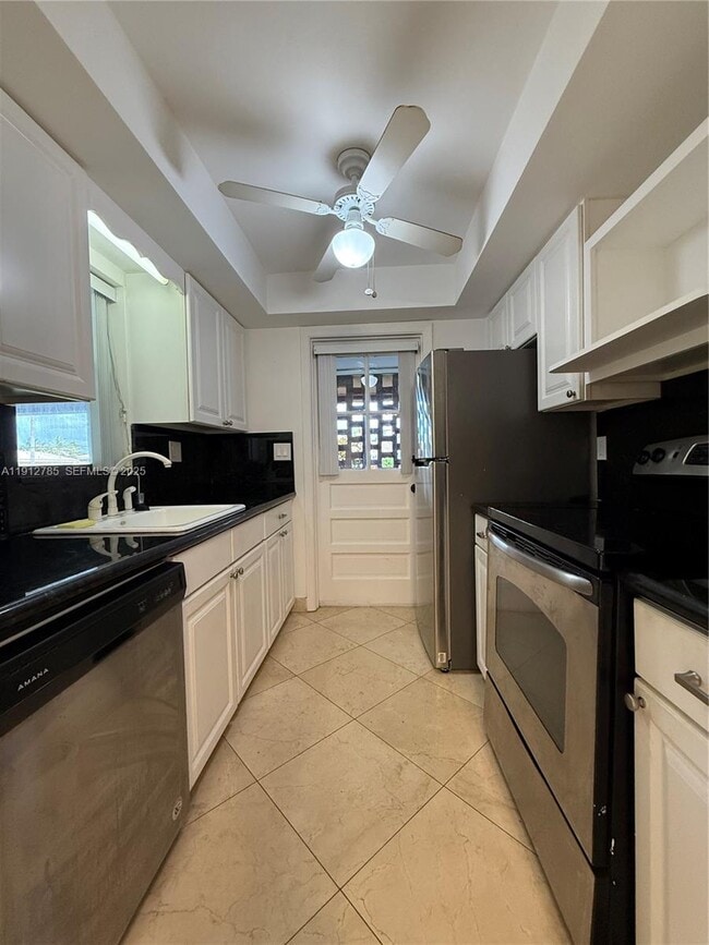 Building Photo - 300 NW 42nd St