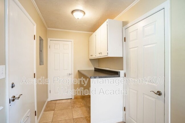 Building Photo - 542 150 E
