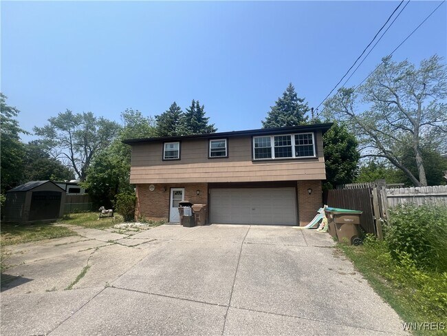 Primary Photo - 820 Cayuga Creek Rd