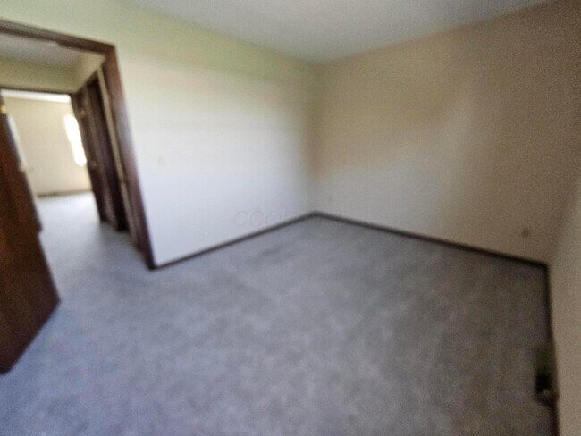 Building Photo - 5013 Godown Rd