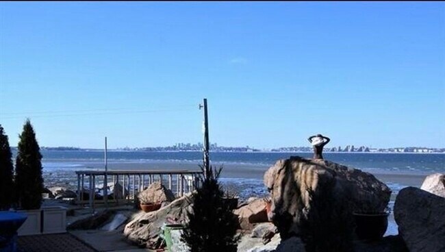 Building Photo - 39 Castle Rd