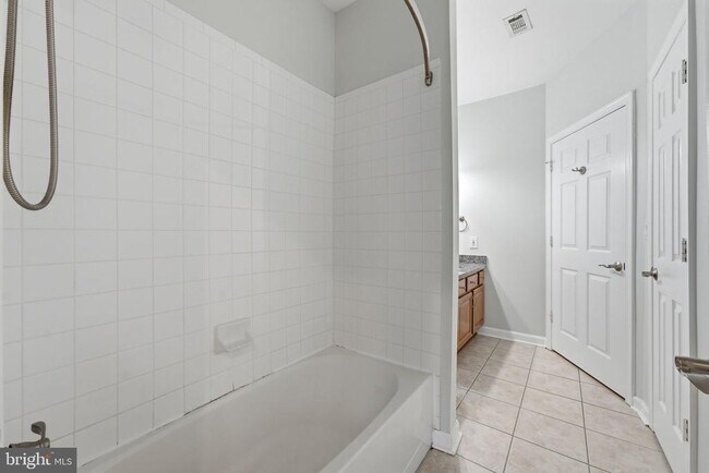 Building Photo - 4551 Strutfield Ln
