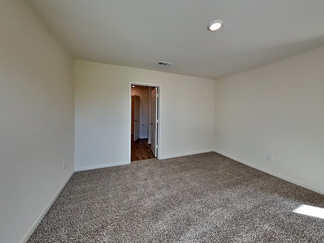 Building Photo - Chisholm Springs awaits you!