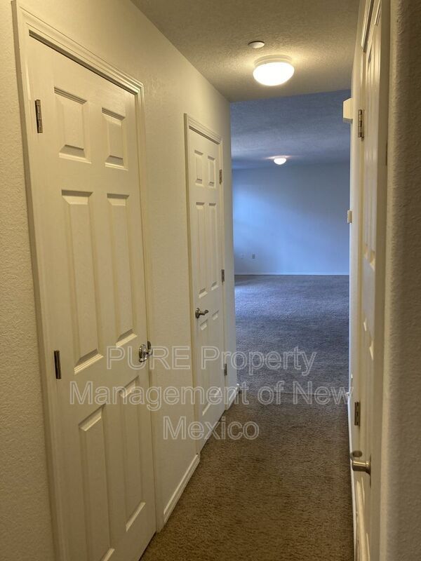 Building Photo - 601 Menaul Blvd NE