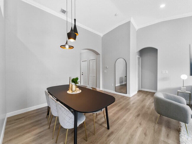 Building Photo - 14815 SW 28 Ln