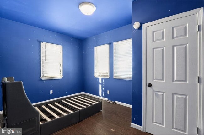 Building Photo - 2041 W Main St