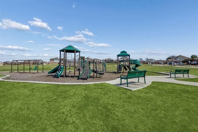 Building Photo - 12861 Farmington Dr