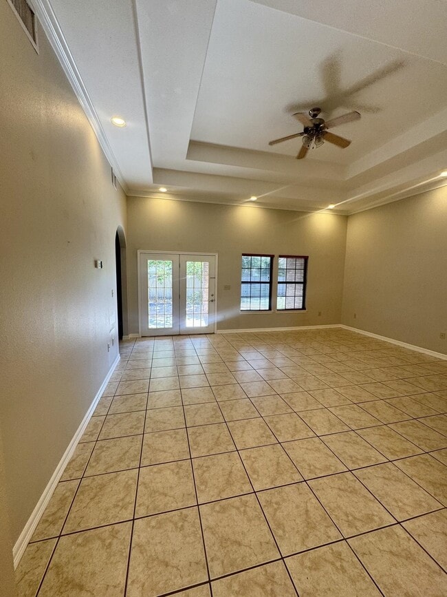 Building Photo - 225 Saddle Blanket