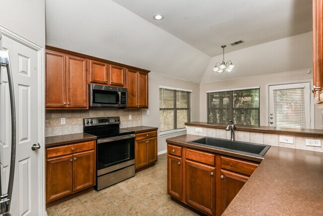 Building Photo - 1005 Red Cedar Way