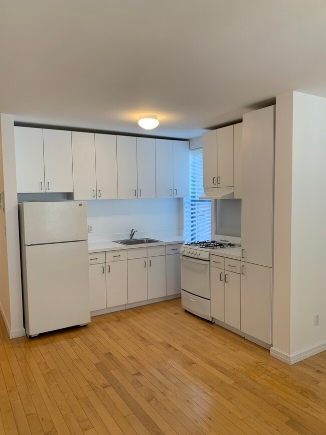 Building Photo - 3220 35th St