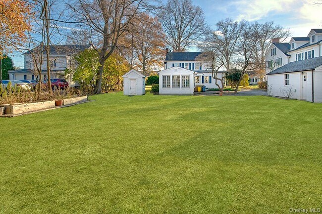 Building Photo - 30 Bedford Rd