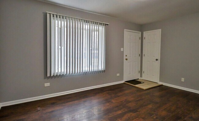 Building Photo - Charming 4-Bedroom Ranch in Sauk Village