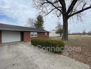 Building Photo - 8972 IL-13