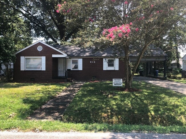 Building Photo - Updated Brick Ranch Conveniently Located