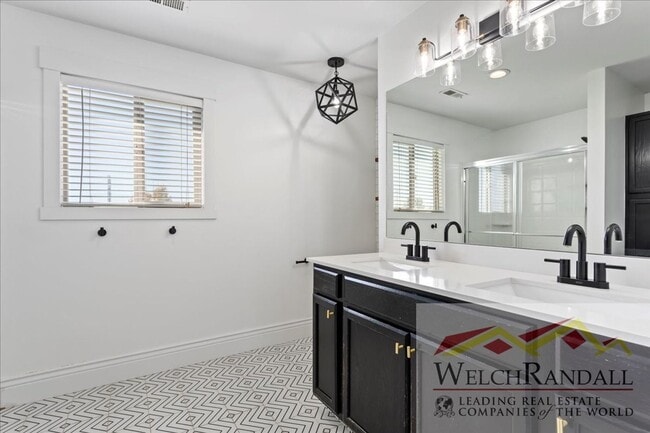 Building Photo - Beautiful Single-Family Home in Kaysville