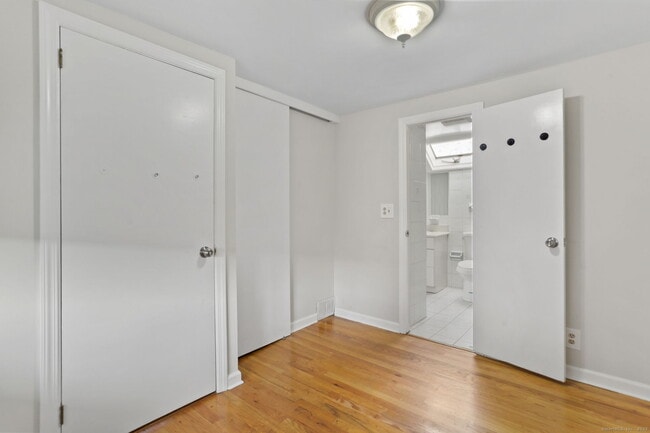 Building Photo - 8 3rd St