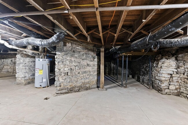 Building Photo - 216 N 2nd St