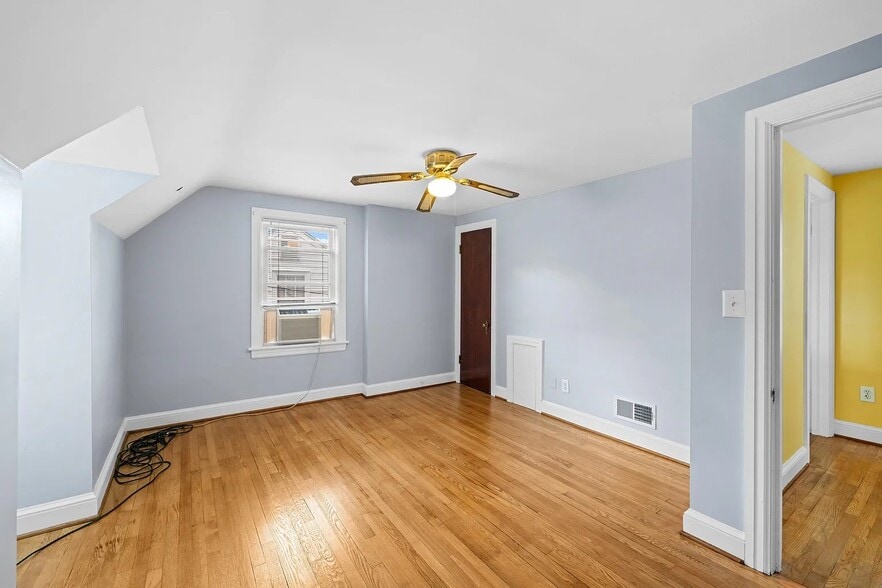 Building Photo - 1206 Spring Hill Rd