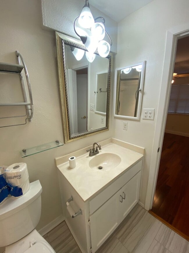 Building Photo - 2906 West Ave