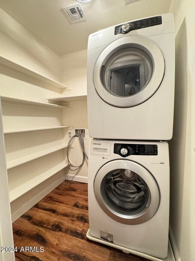 Building Photo - 1701 E Colter St