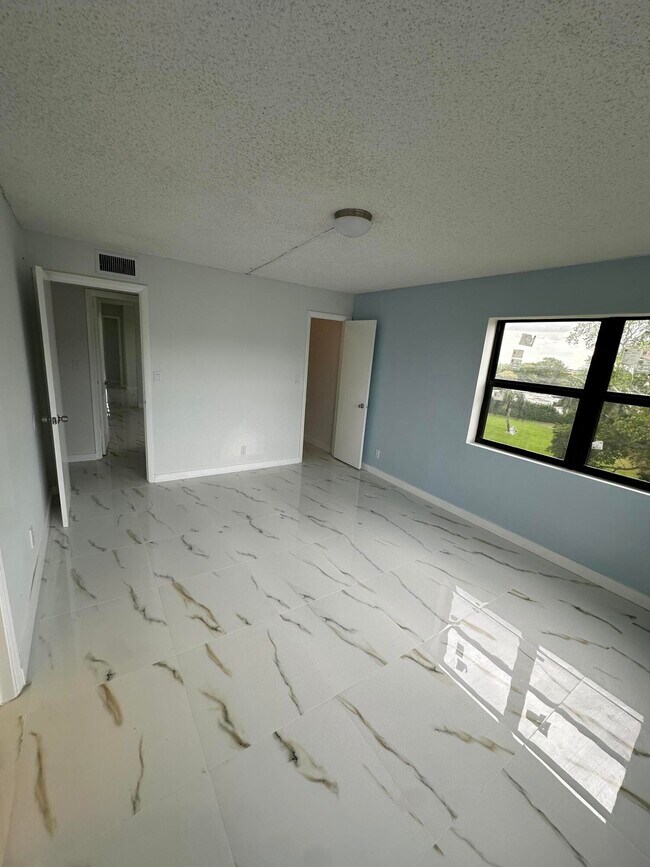Building Photo - 9355 SW 8th St