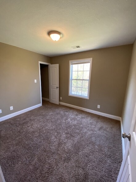 Building Photo - 548 Magnolia Dr