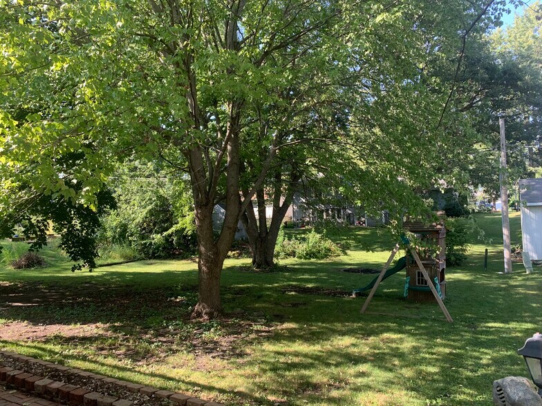 backyard - 274 Hillcrest Ave