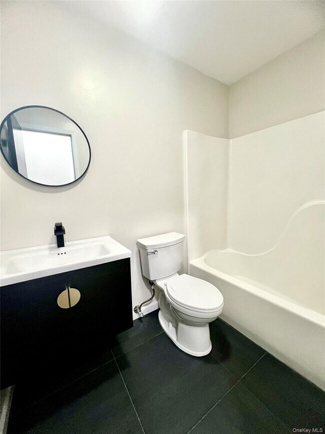 Building Photo - 13-19-19 Cole St