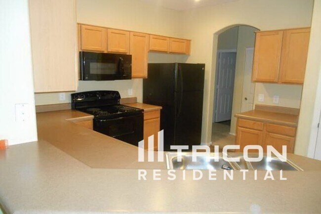 Building Photo - 7215 S 38th Dr