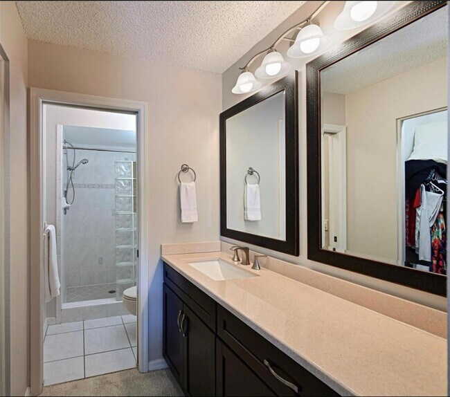 Building Photo - 6501 Stone River Rd