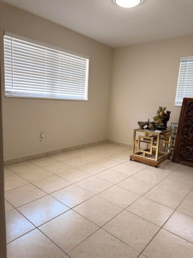 Building Photo - 7500 SW 98th Ct