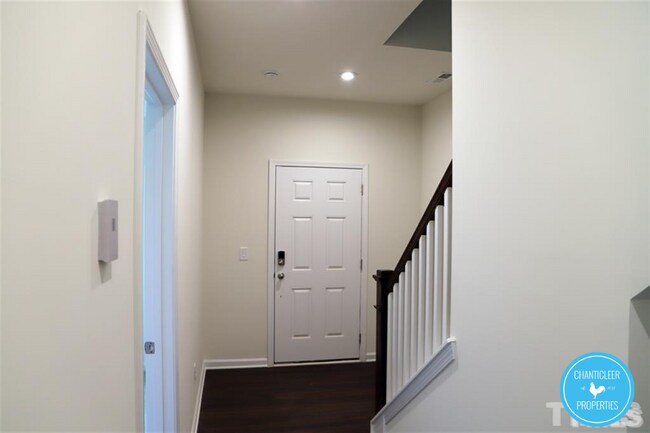 Building Photo - 315 King Closer Dr