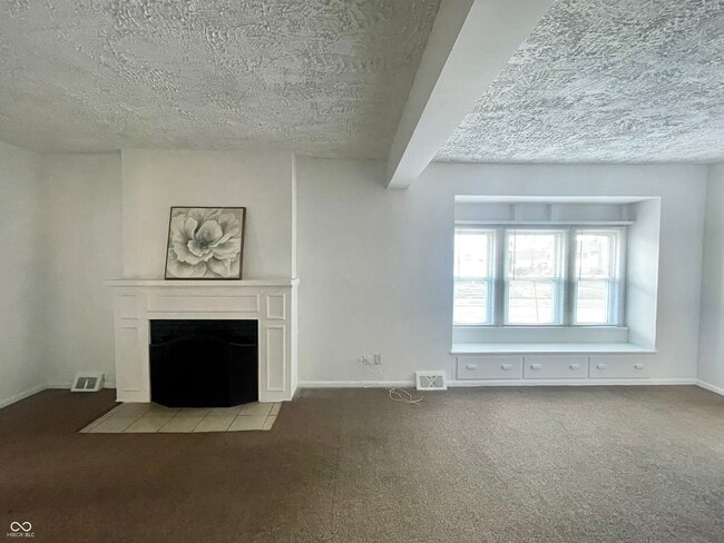 Building Photo - 501 N Alameda Ave