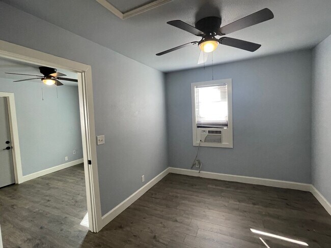 Building Photo - 1 Bedroom / 1 Bathroom in Downtown Springd...