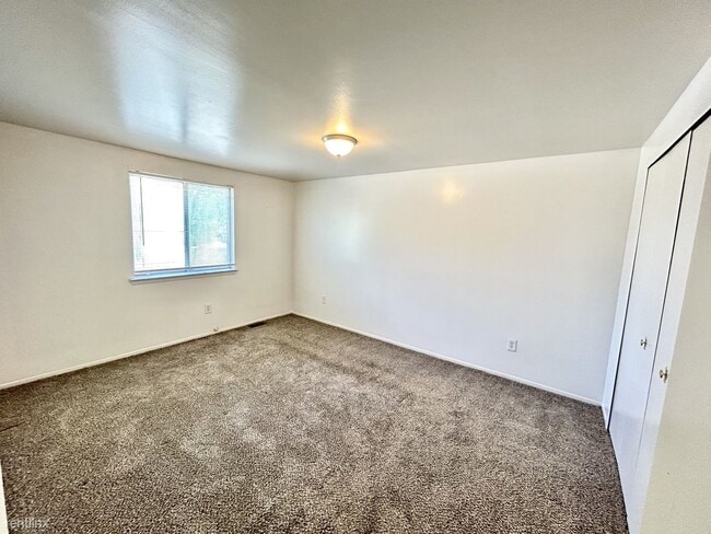 Building Photo - 3 br, 1.5 bath House - 23222 Marmon Ave 23...