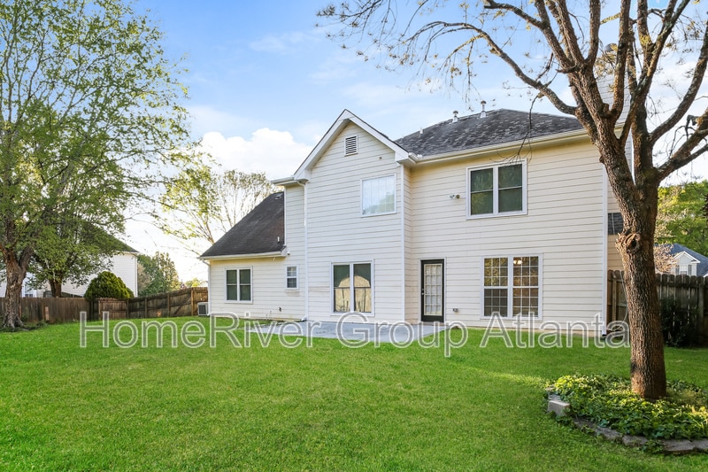Building Photo - 911 Rolling Meadows Dr