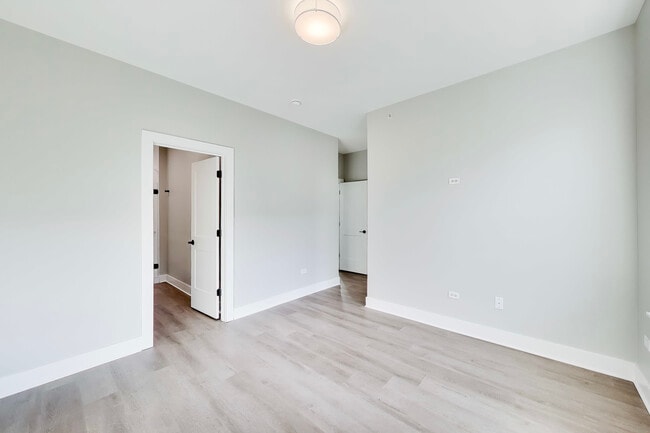 Building Photo - 5424 Old Orchard Rd