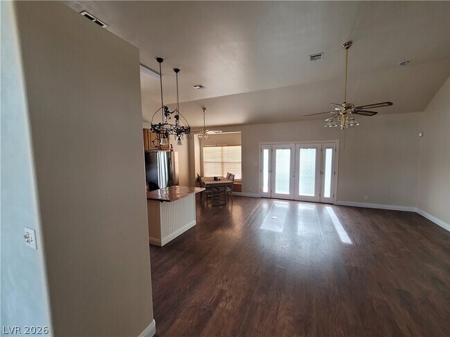 Building Photo - 1951 Jim Haworth